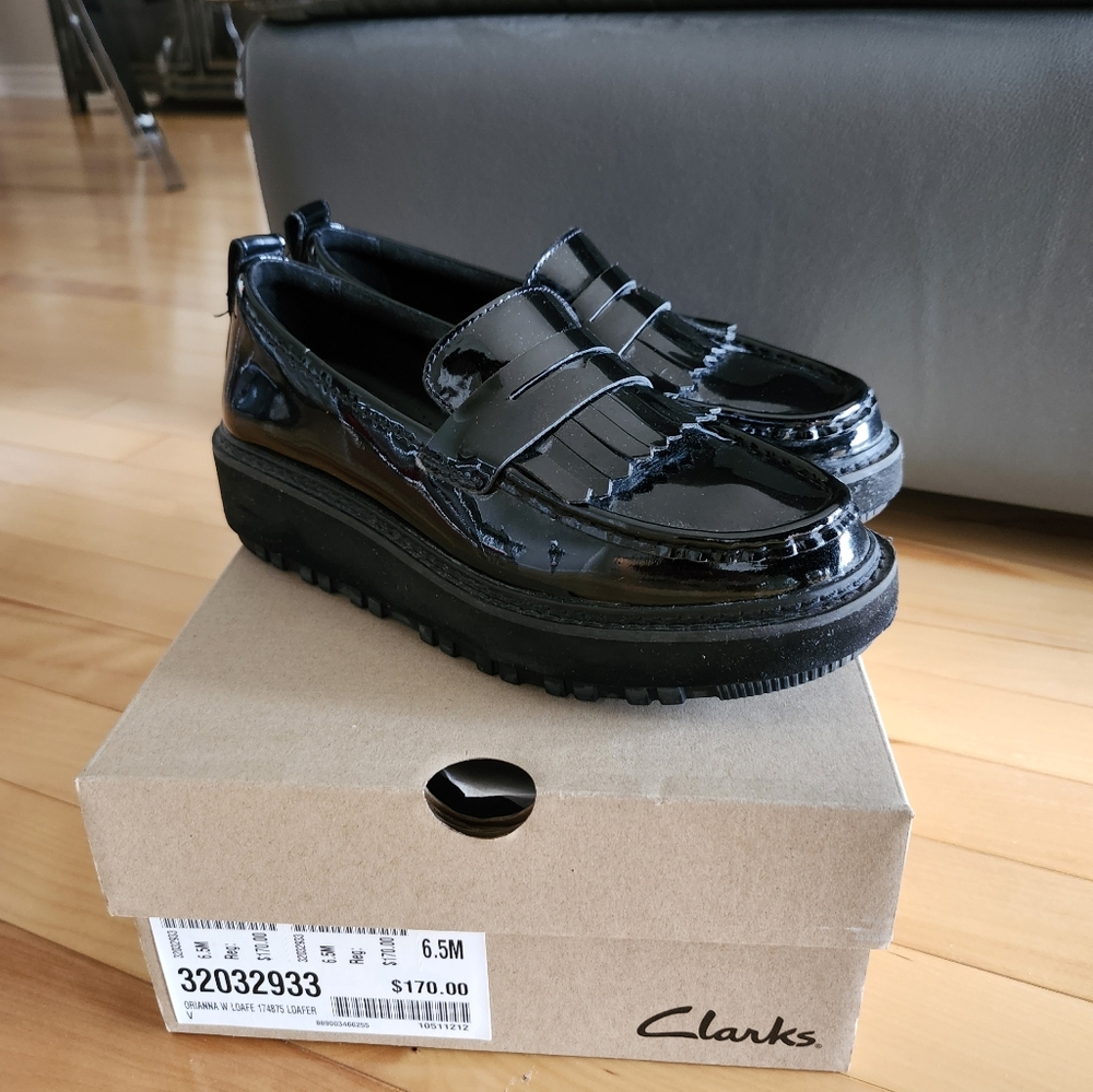 Clarks Black Platform Loafers with Fringe - Picture 8 of 9
